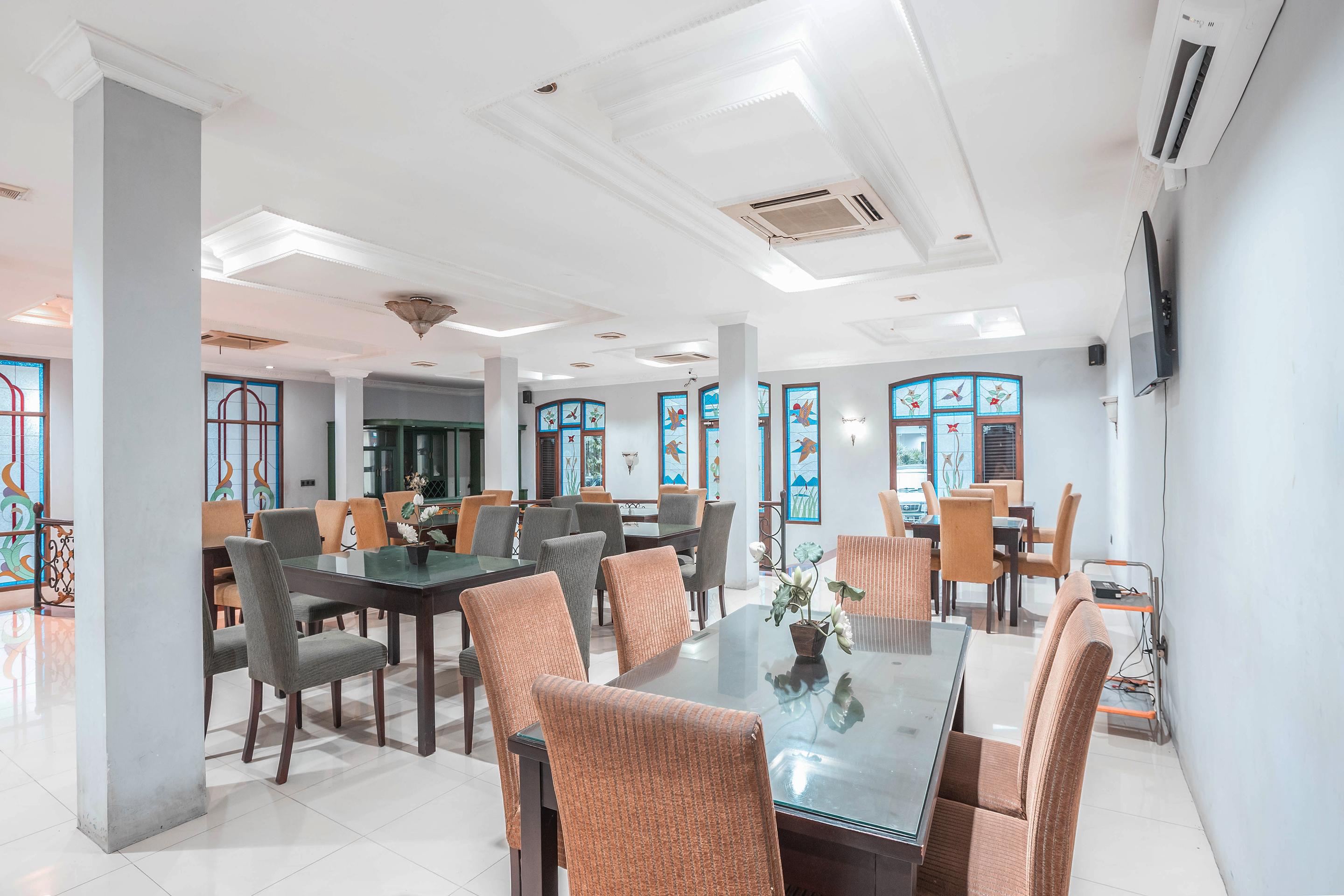 Super Oyo 686 Bunga Karang Hotel Bekasi Esterno foto
