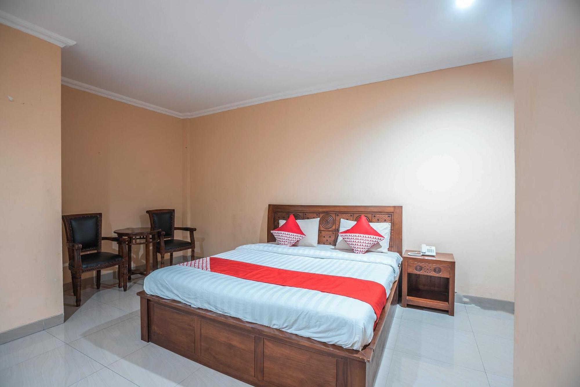Super Oyo 686 Bunga Karang Hotel Bekasi Esterno foto