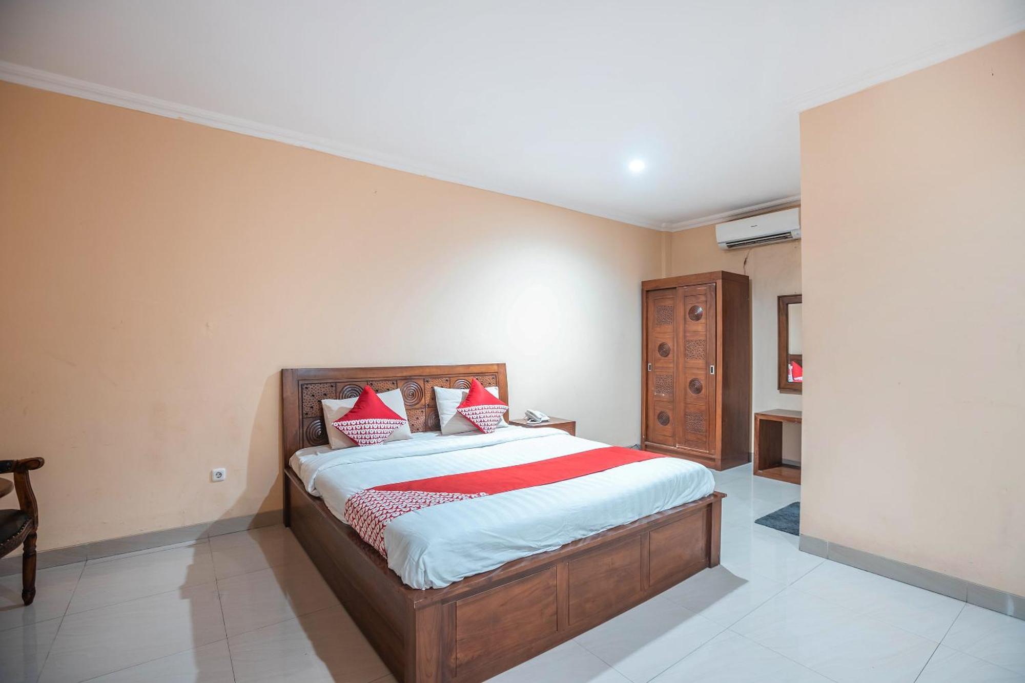 Super Oyo 686 Bunga Karang Hotel Bekasi Esterno foto