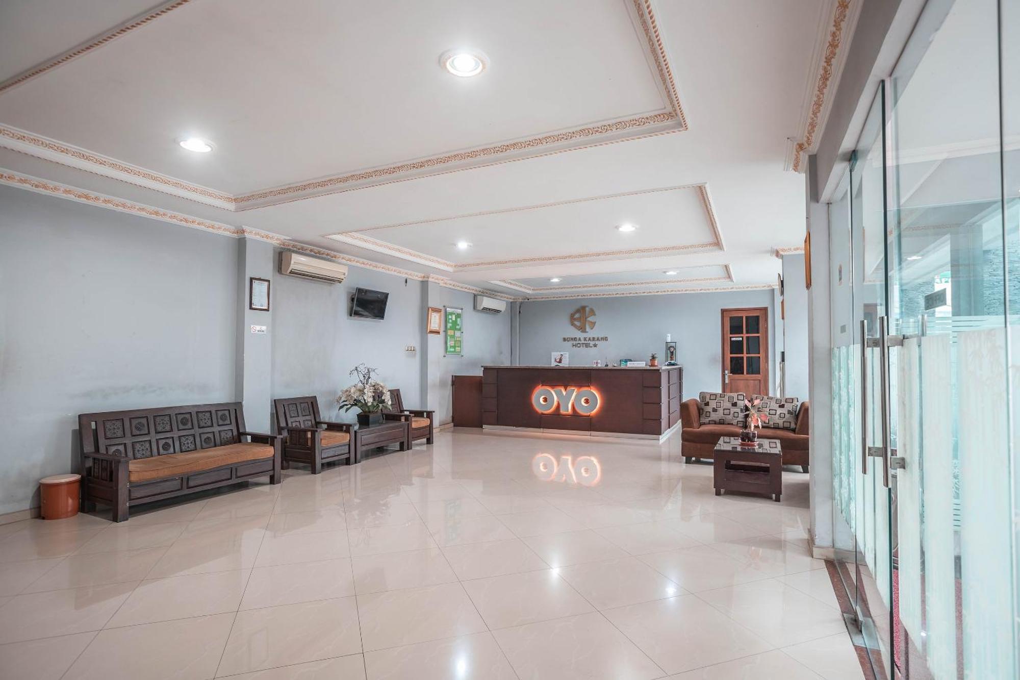 Super Oyo 686 Bunga Karang Hotel Bekasi Esterno foto