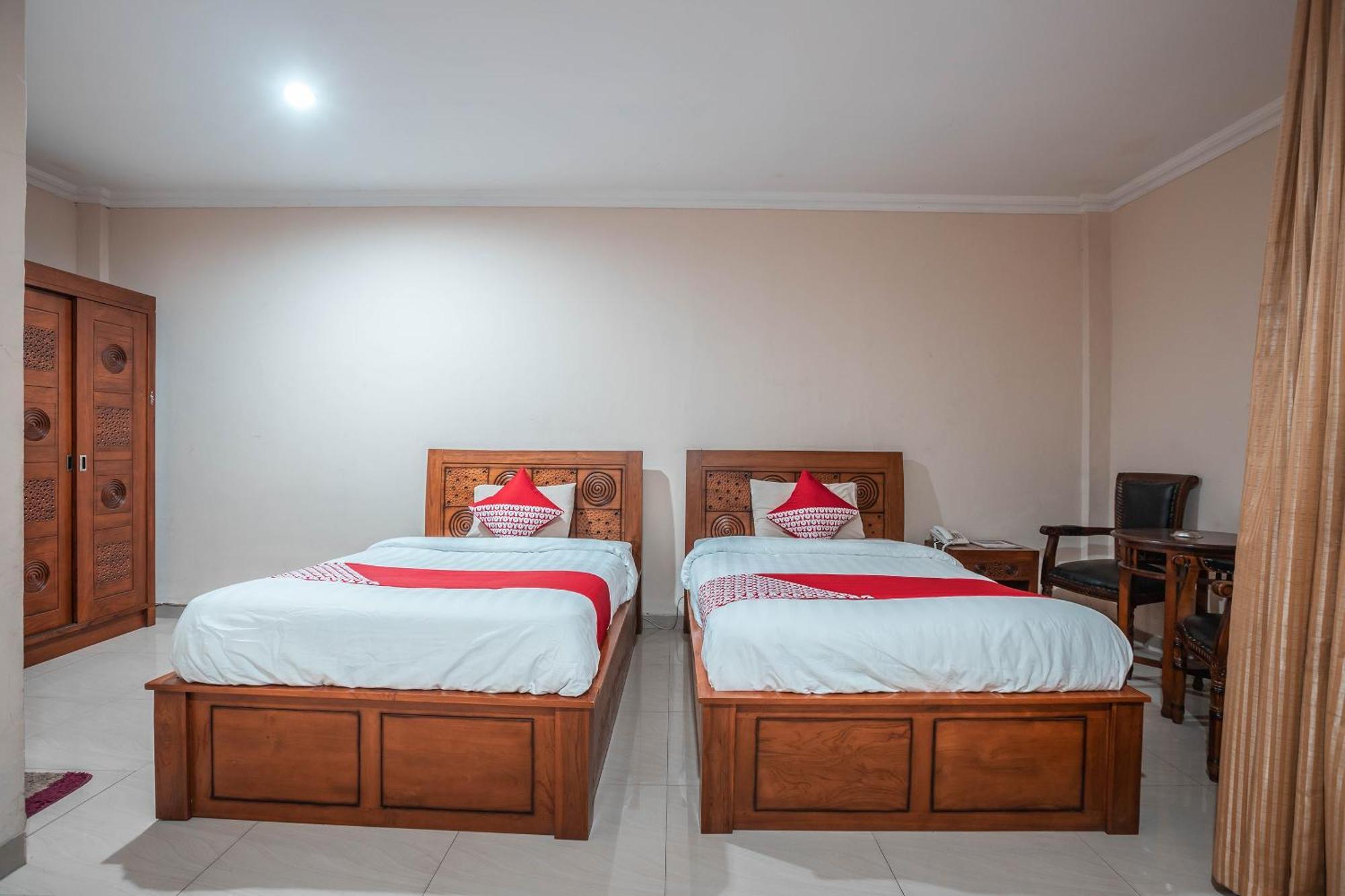 Super Oyo 686 Bunga Karang Hotel Bekasi Esterno foto