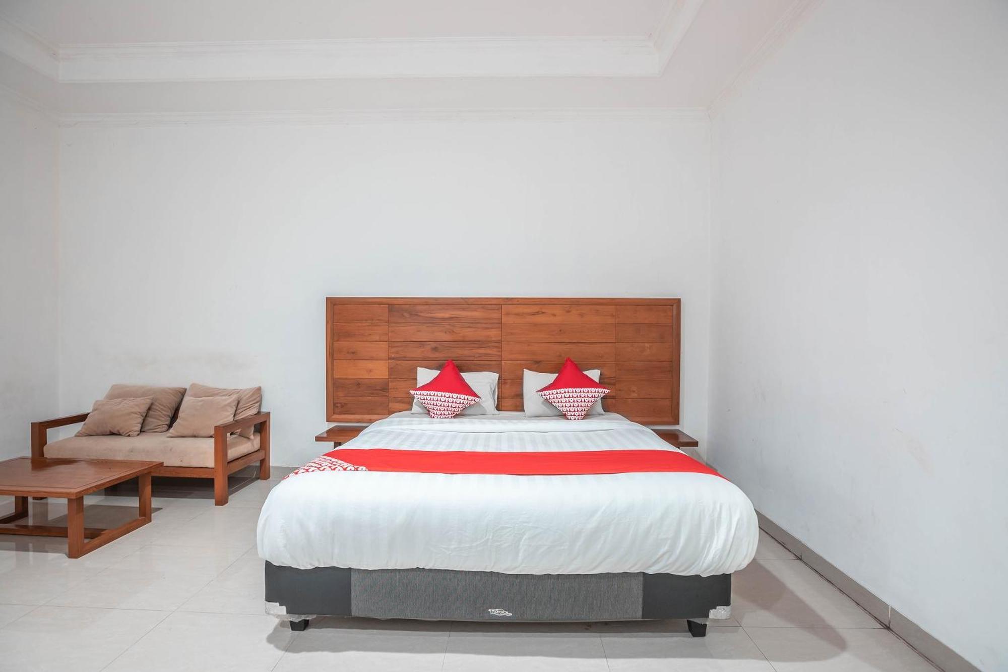 Super Oyo 686 Bunga Karang Hotel Bekasi Esterno foto