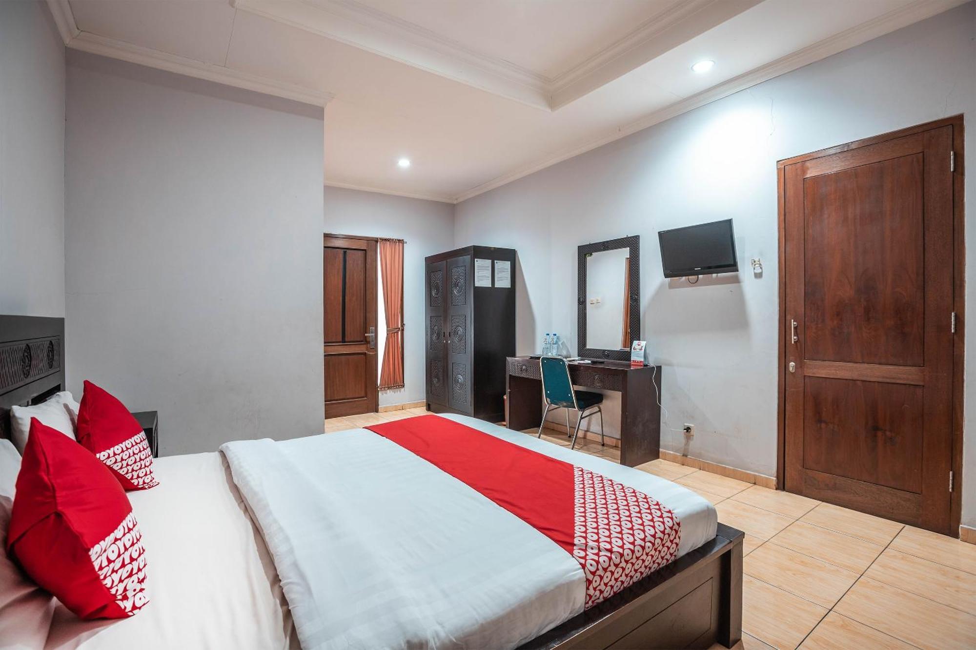 Super Oyo 686 Bunga Karang Hotel Bekasi Esterno foto